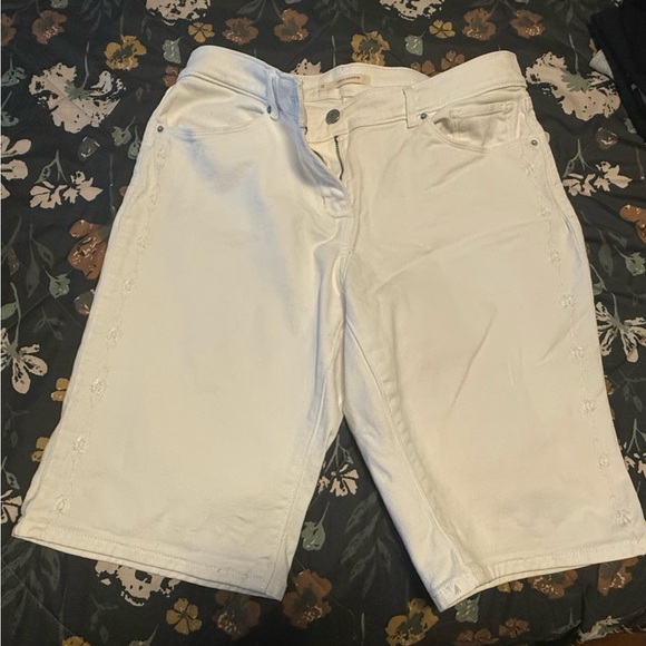 4 pockets - Picture 2 of 4